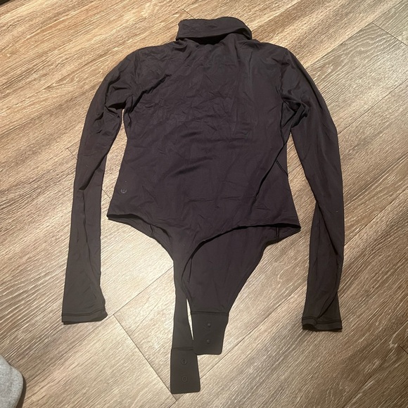 lululemon wundermost ultra soft nulu turtleneck bodysuit - Picture 3 of 6